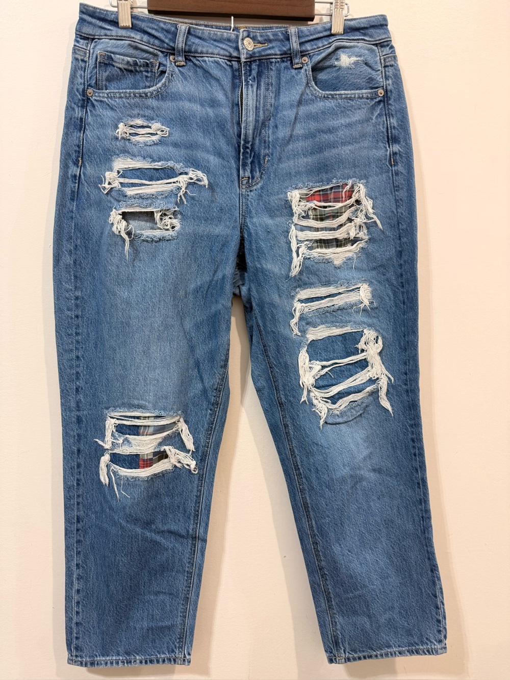 American Eagle Outfitters Distressed Plaid Patch Blue Mom Straight Jean Size 14